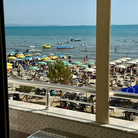 Seaside Guests Дуррес