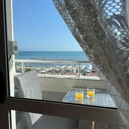 Seaside Guests